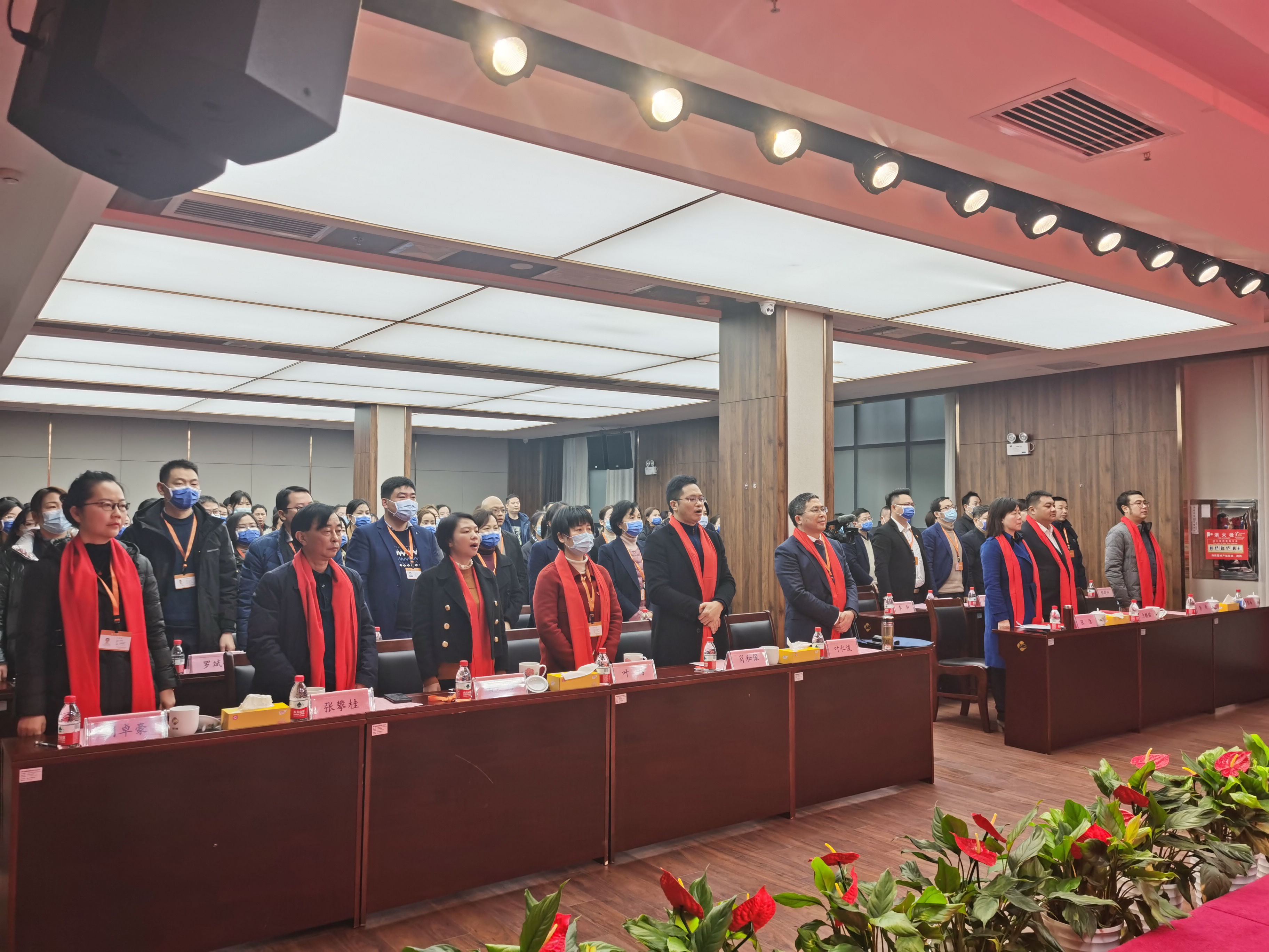 医养结合，向光而行|康乃馨公司举行2021年总结表彰暨2022年工作会议(图1)