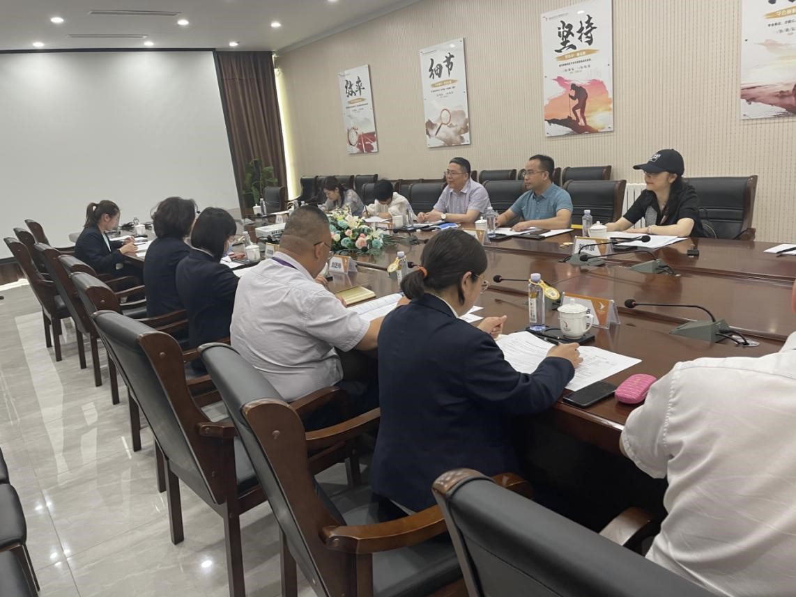 对标一流、优化服务——湖南发展集团康乃馨公司赴燕达健康城调研取经(图2)